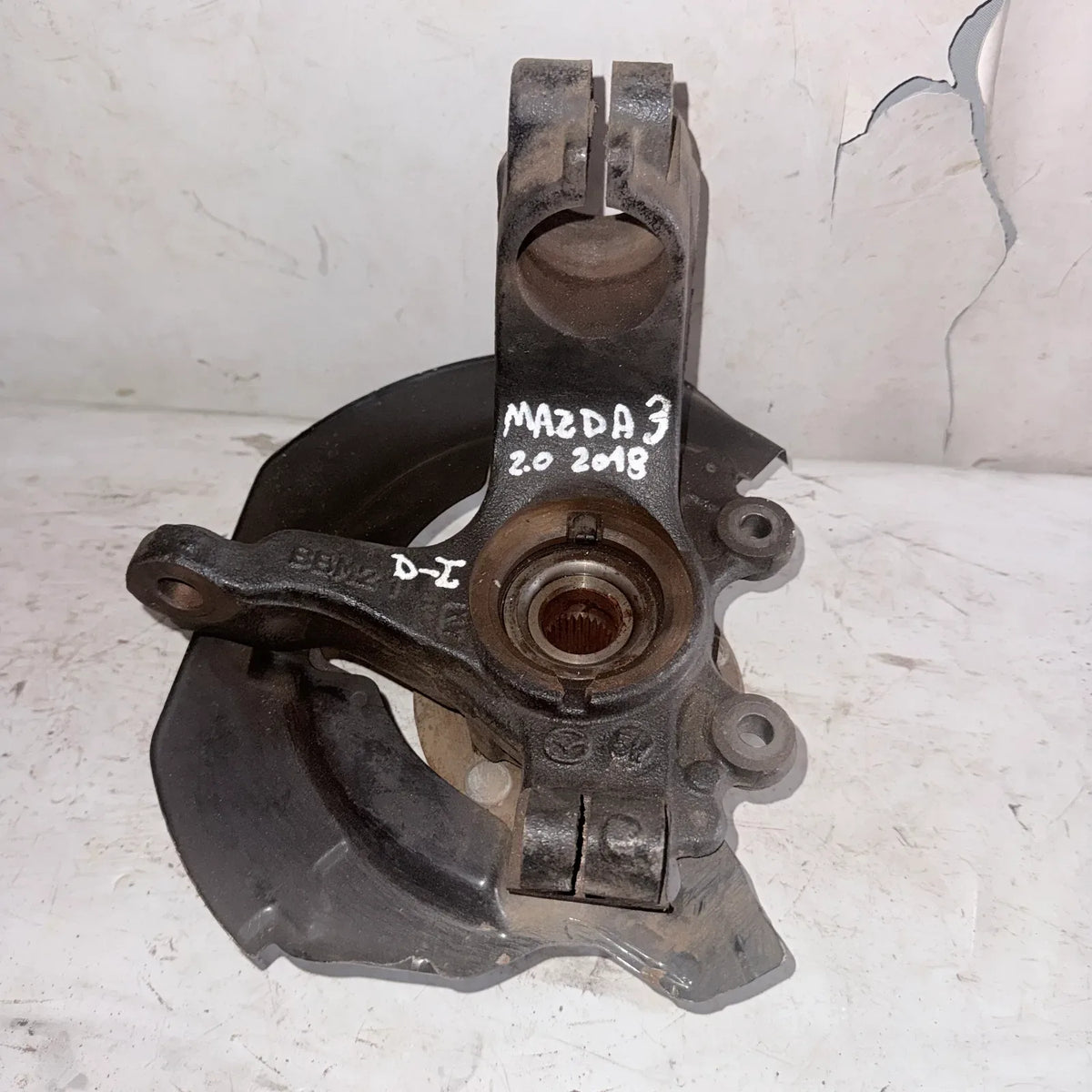 MUÑON DEL-IZQ Mazda 3 2018 - 2.0 4x2 Bencina Mecánico