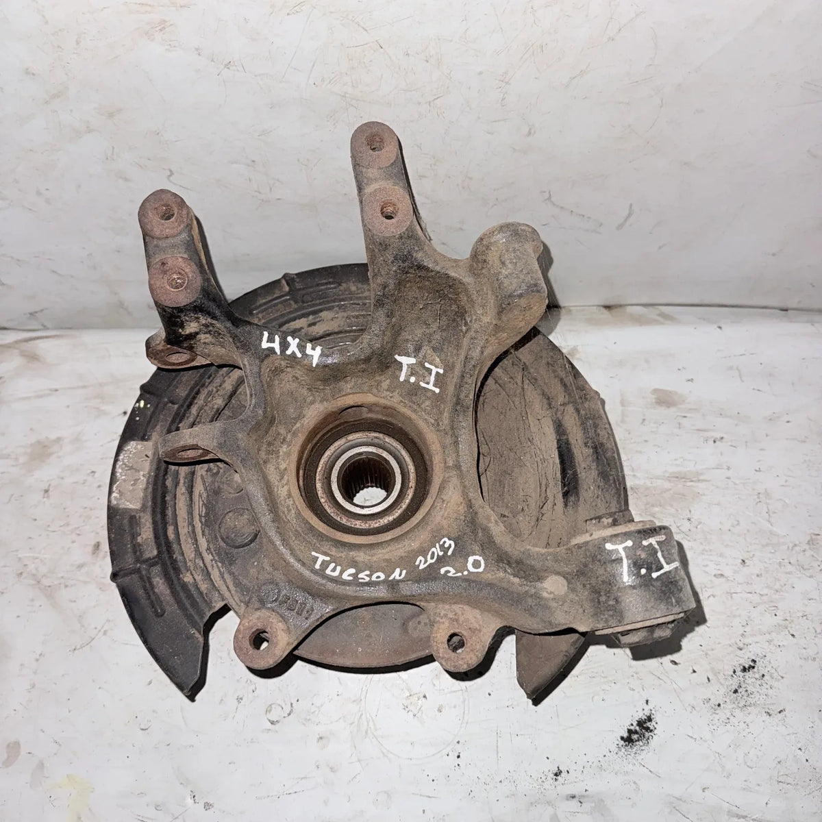 MUÑON TRA-IZQ Hyundai Tucson 2013 - 2.0 4x4 Bencina Mecánico