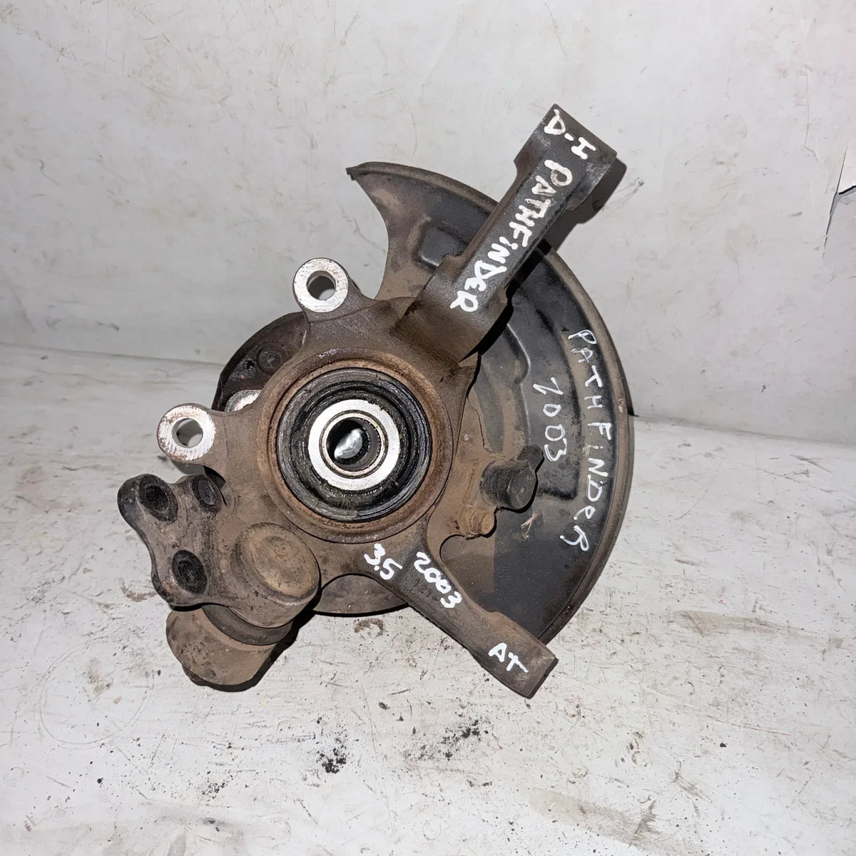 MUÑON DEL-IZQ Nissan Pathfinder 2003 - 3.5 4x2 Bencina Mecánico