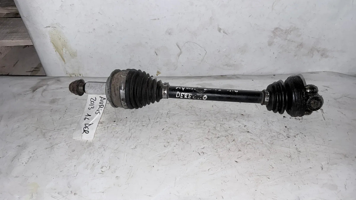 EJE PALIER DEL-DER Toyota Auris 2013 - 1.6 4x2 Bencina Mecánico