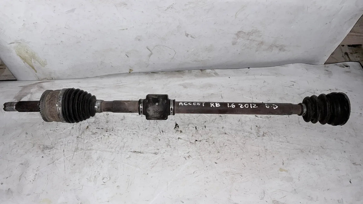 EJE PALIER DEL-DER Hyundai Accent 2012 - 1.6 4x2 Bencina Mecánico