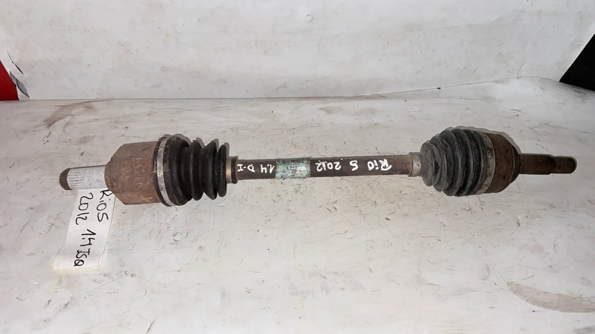 EJE PALIER DEL-IZQ Kia RIO 5 2012 - 1.4 4x2 Bencina Mecánico