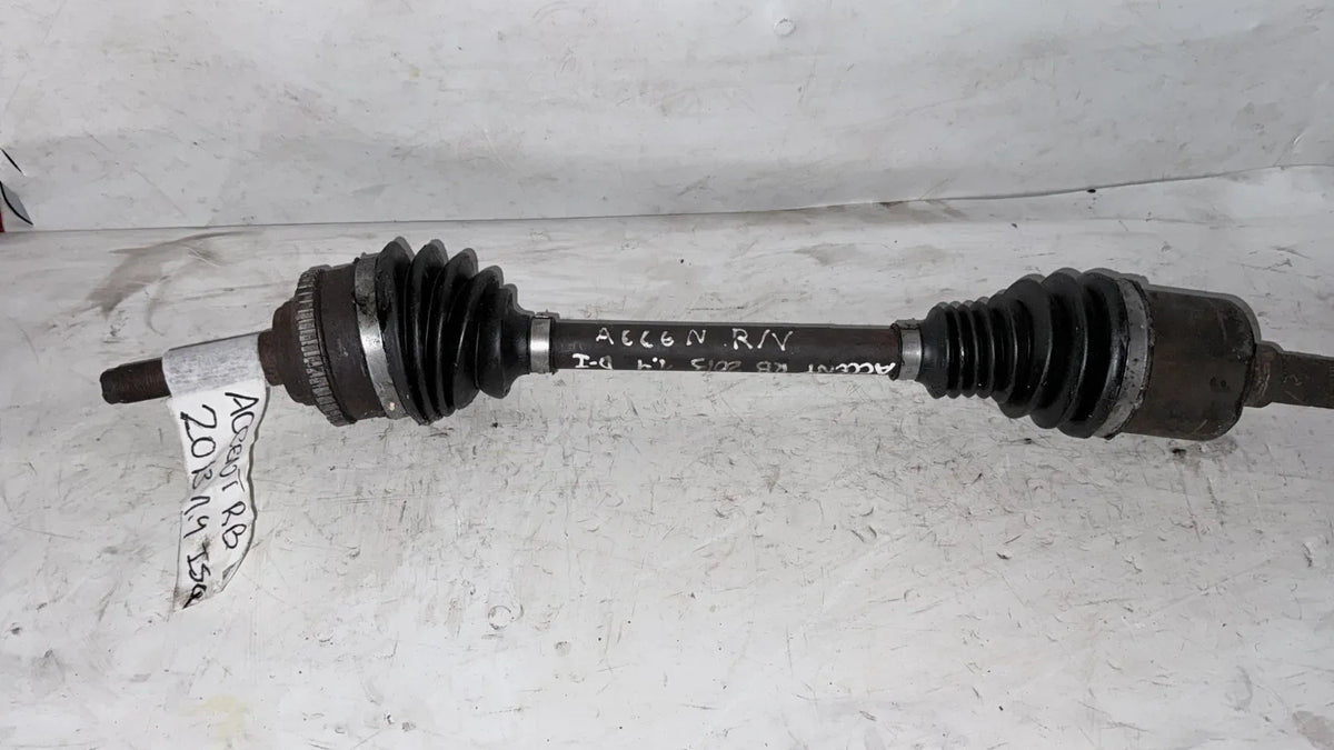 EJE PALIER DEL-IZQ Hyundai Accent 2013 - 1.4 4x2 Bencina Mecánico