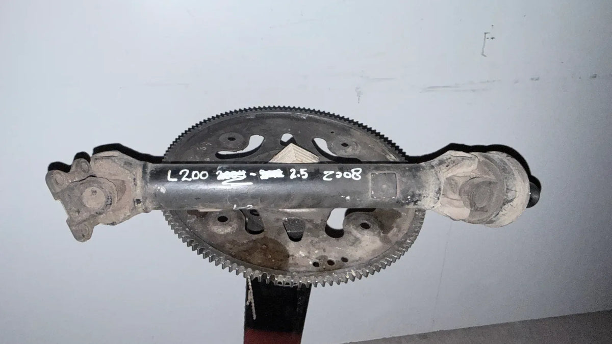 CARDAN DELANTERO Mitsubishi L200 2008 - 2.5 4x4 Diesel Mecánico