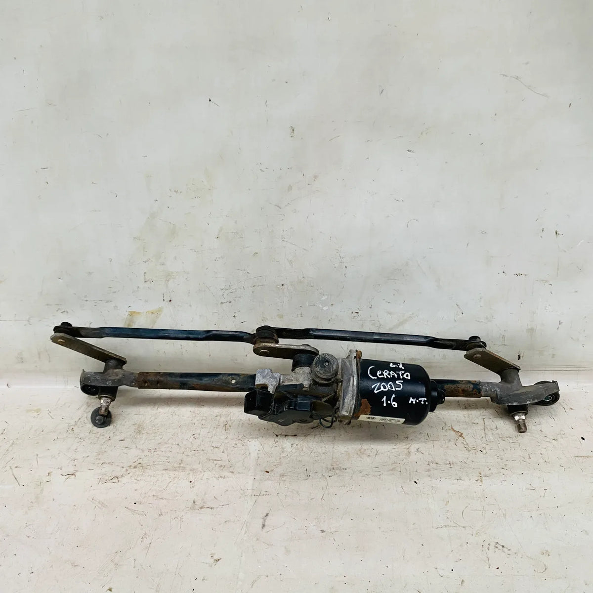 MOTOR LIMPIAPARABRISAS CON ARTICULACION Kia Cerato 2005 - 1.6 4x2 Bencina Mecánico