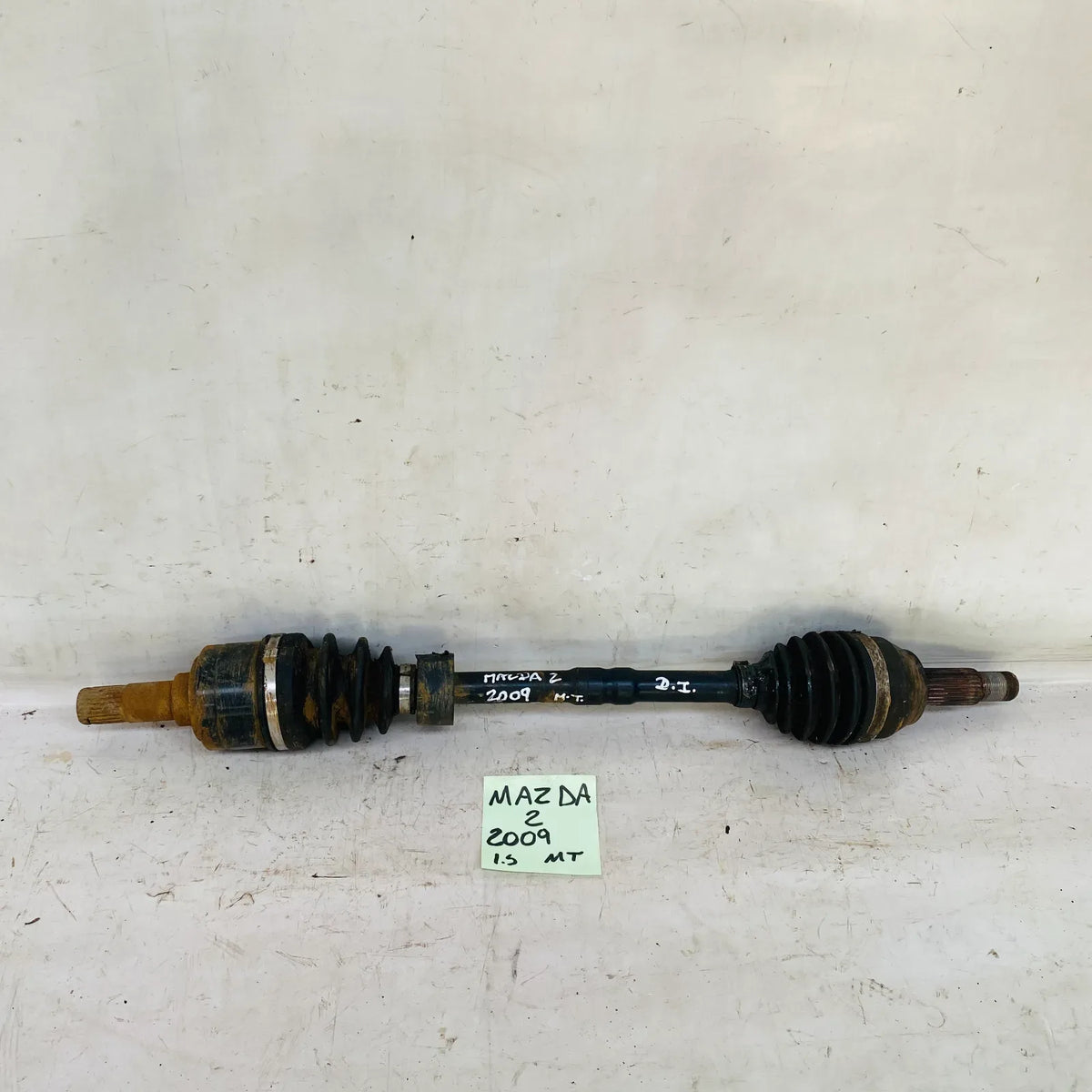 EJE PALIER DEL-IZQ Mazda 2 2009 - 1.5 4x2 Bencina Mecánico
