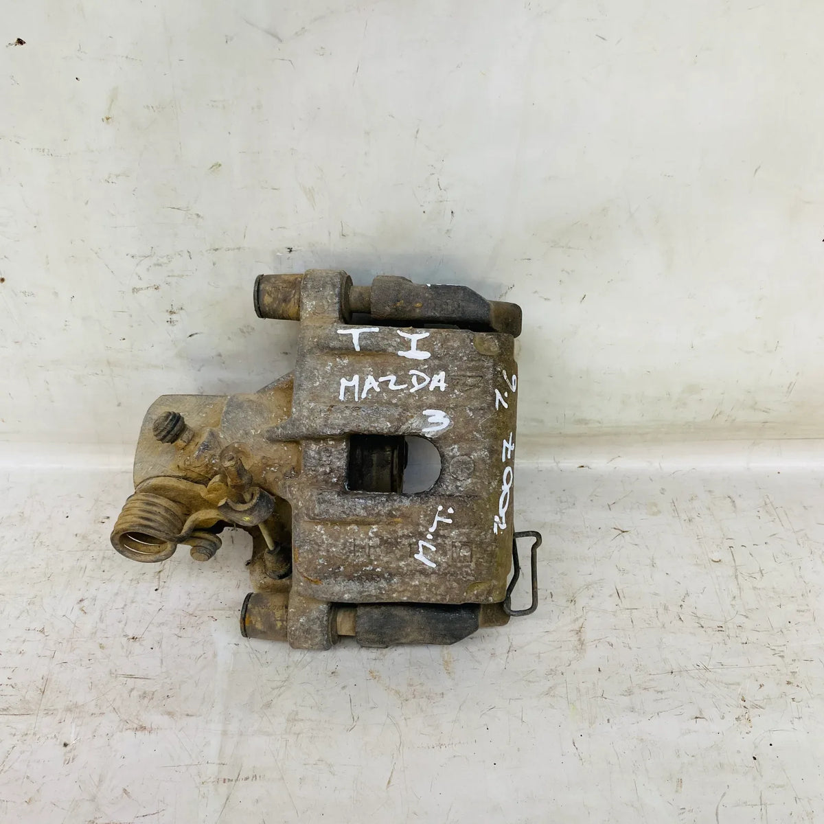 CALIPER TRA-IZQ Mazda 3 2007 - 1.6 4x2 Bencina Mecánico
