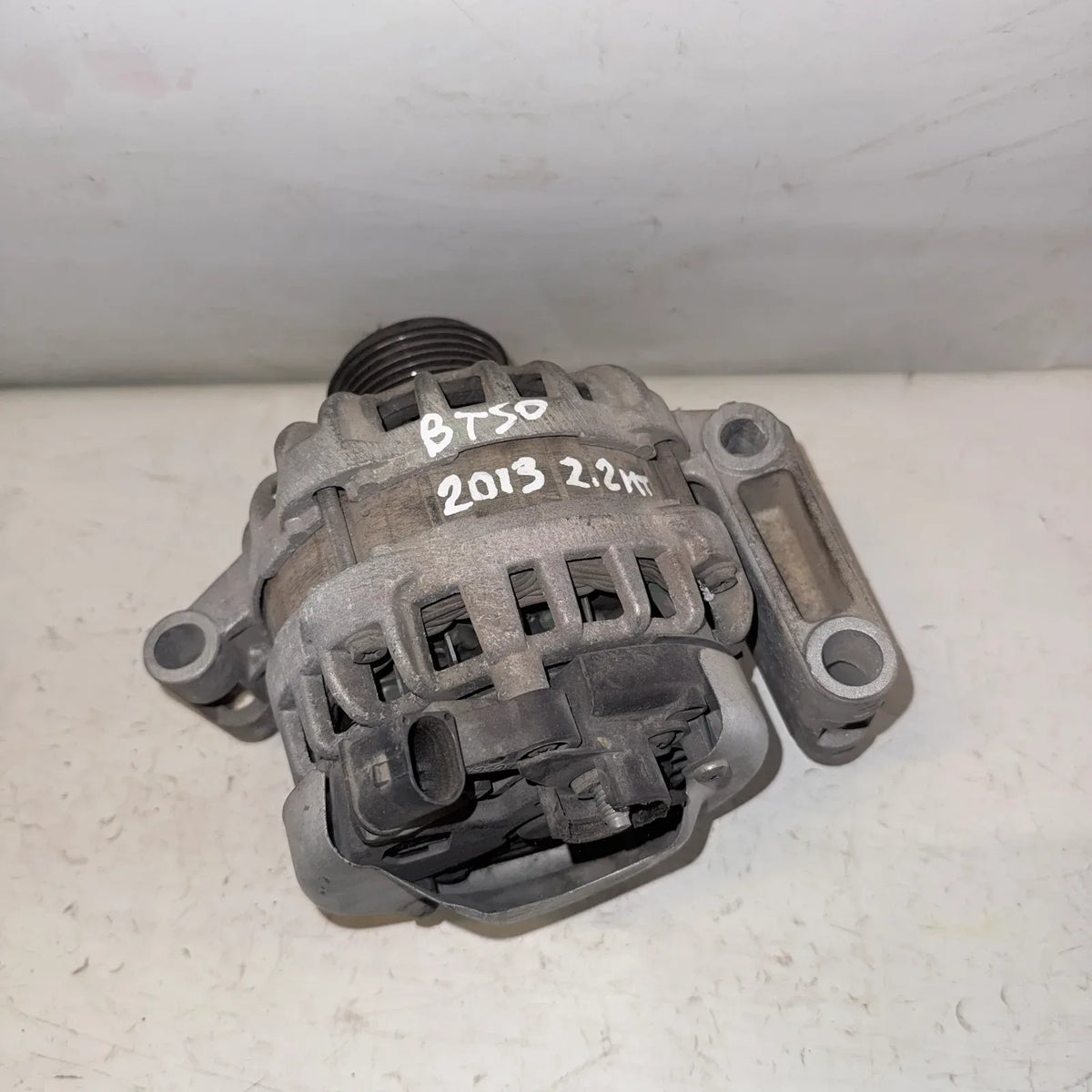 Alternador Mazda Bt50 2013 - 2.2 4x2 Diesel Mecánico