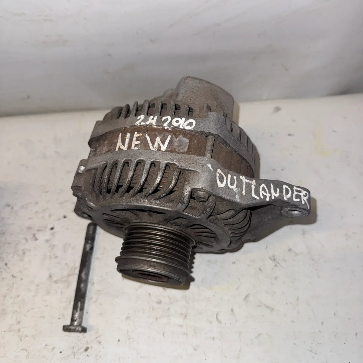 Alternador Mitsubishi Outlander 2010 - 2.4 4x2 Bencina Mecánico