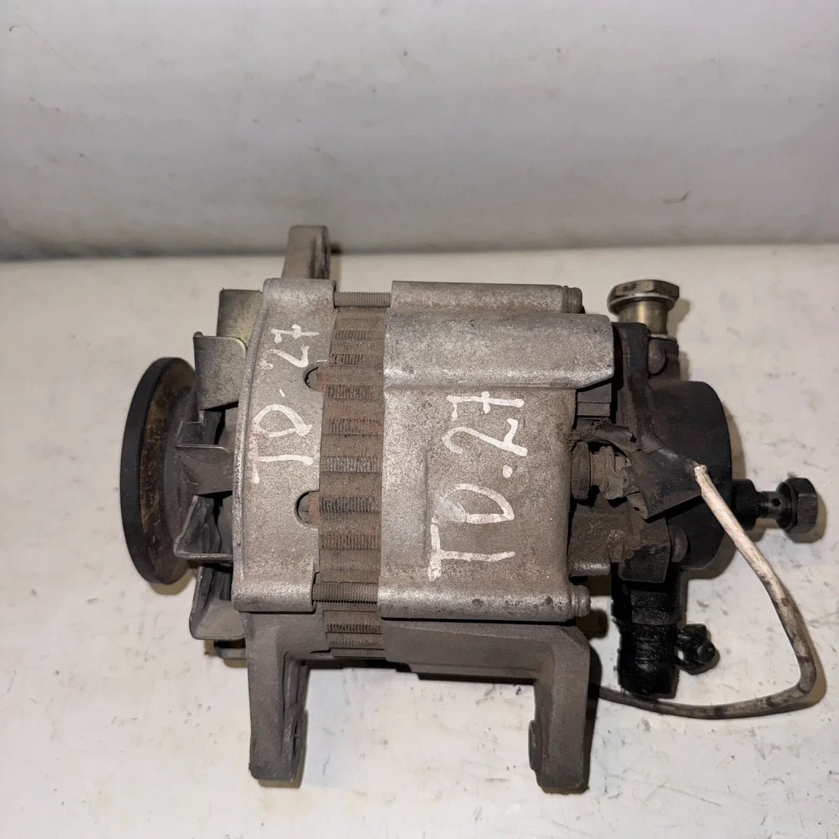 Alternador Nissan Terrano 2001 - 2.7 4x2 Diesel Mecánico