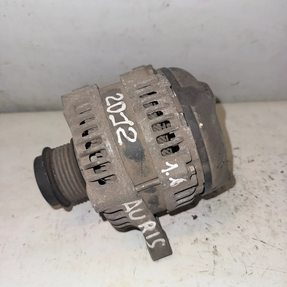 Alternador Toyota Auris 2012 - 1.6 4x2 Bencina Mecánico