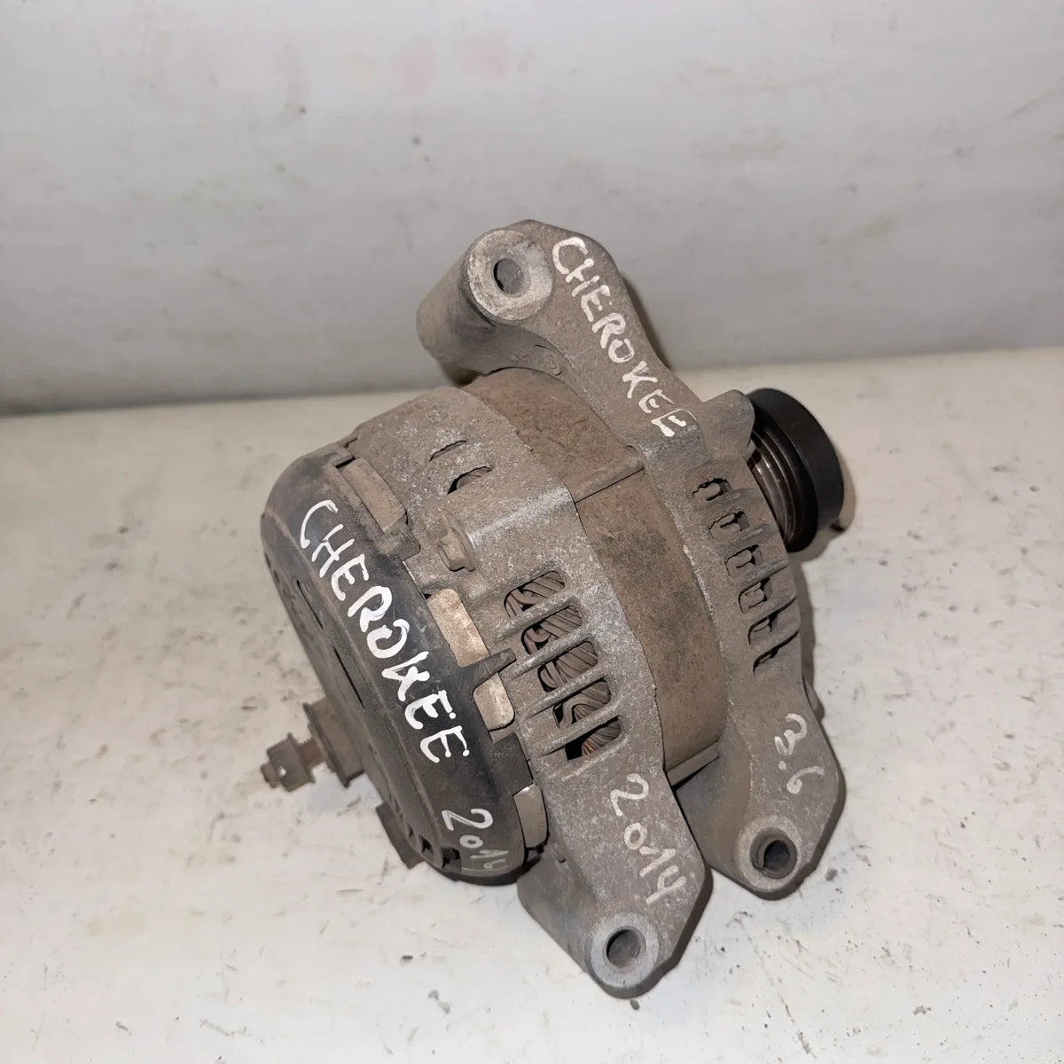 Alternador Jeep Cherokee 2014 - 3.6 4x2 Bencina Mecánico