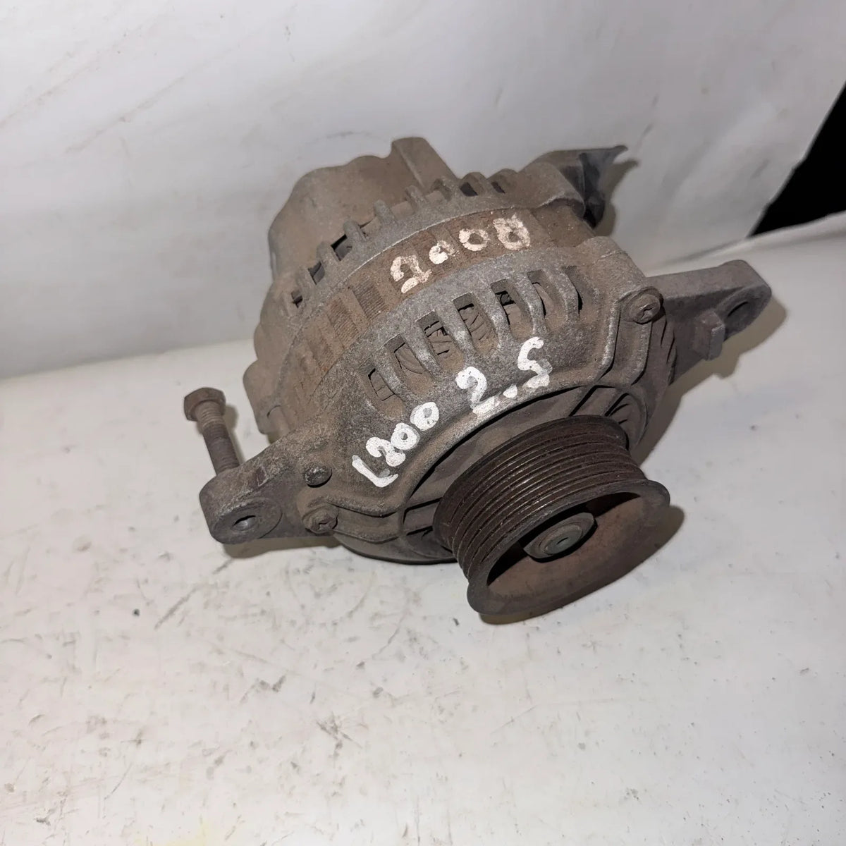 Alternador Mitsubishi L200 2008 - 2.5 4x2 Diesel Mecánico