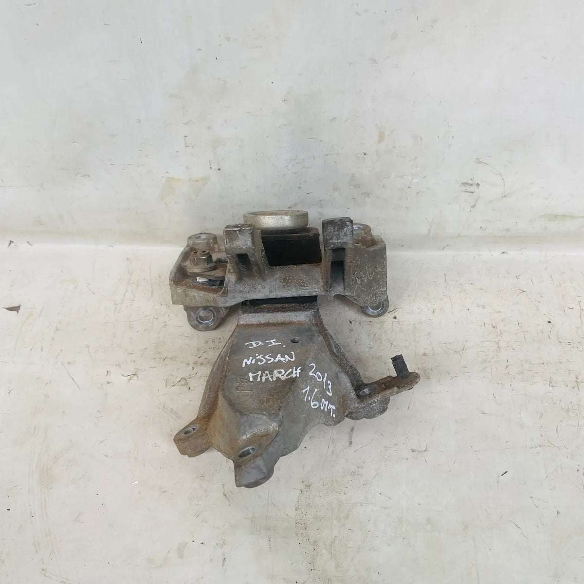 Soporte de motor Nissan March 2013 - 1.6 4x2 Bencina Mecánico