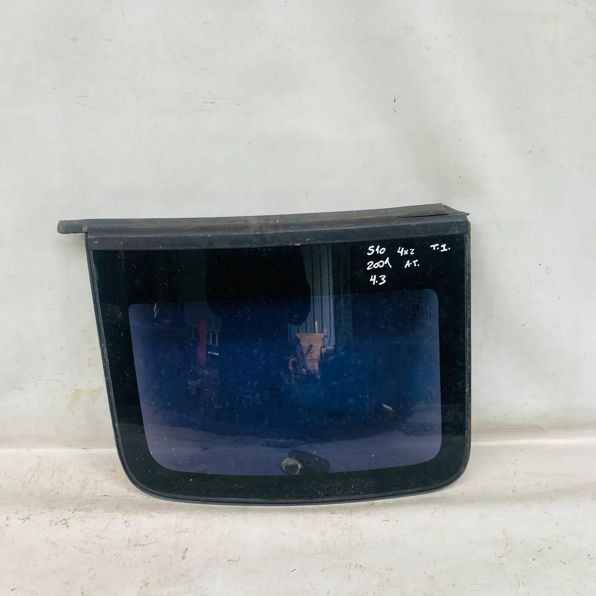 VIDRIO ALETA TRA-IZQ Chevrolet S10 2001 - 4.3 4x2 Bencina Automático