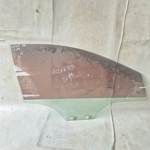 Vidrio puerta DEL-DER Hyundai ACCENT RB  2019 - 4x2 Bencina Mecánico