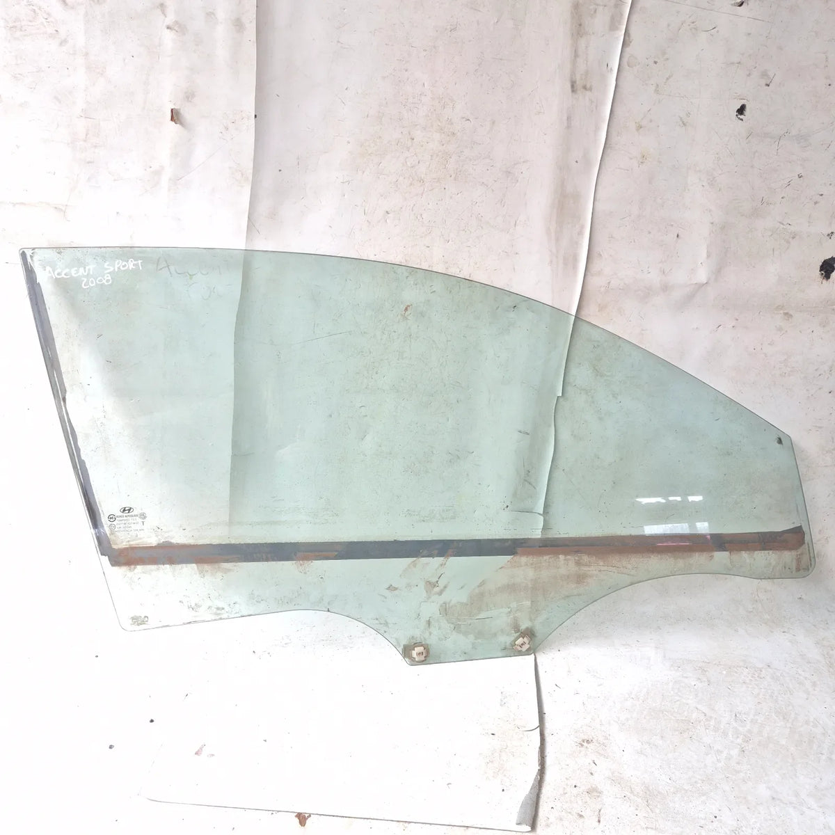 Vidrio puerta DEL-DER Hyundai Accent 2008 - 4x2 Bencina Mecánico