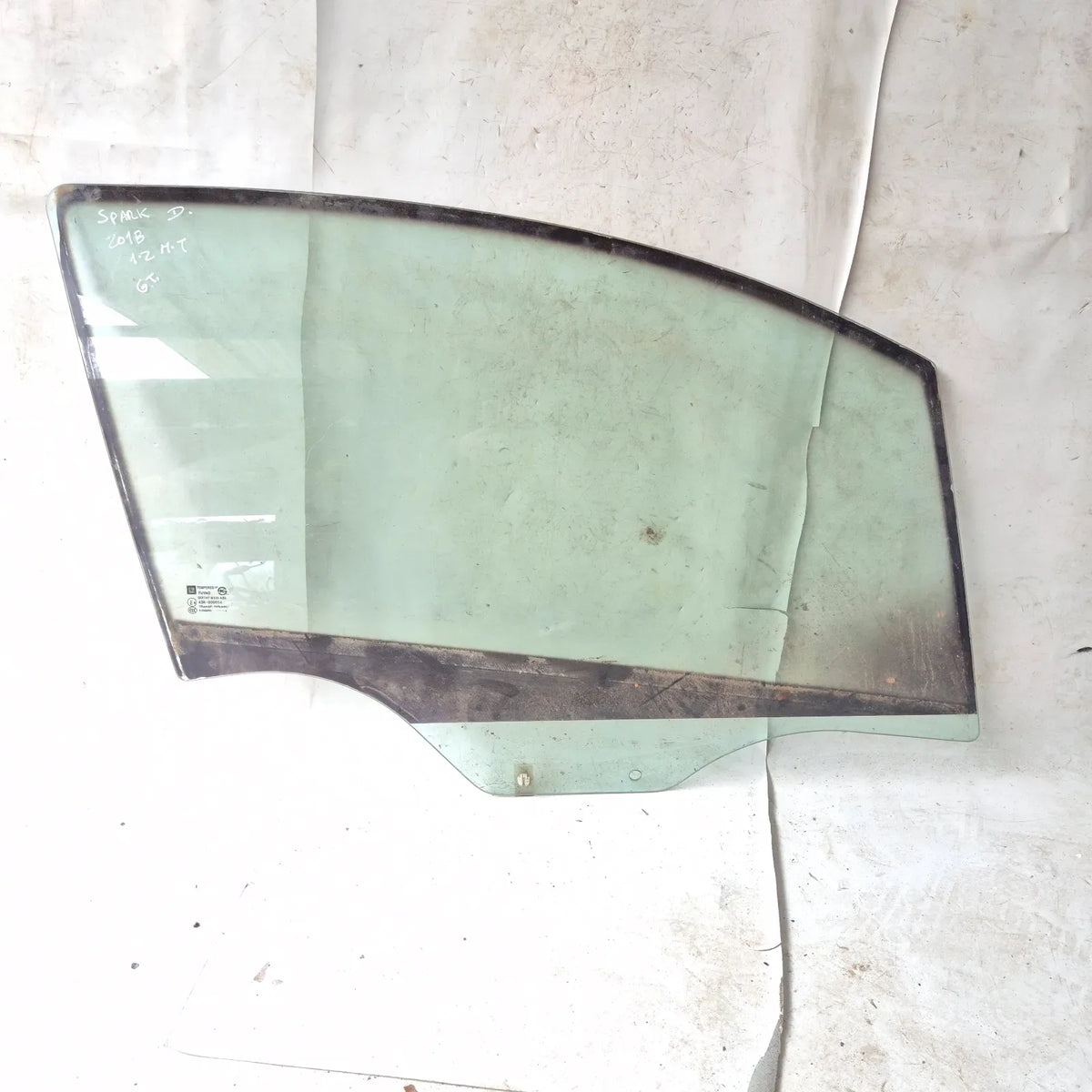 Vidrio puerta DEL-DER Chevrolet Spark GT 2018 - 1.2 4x2 Bencina Mecánico