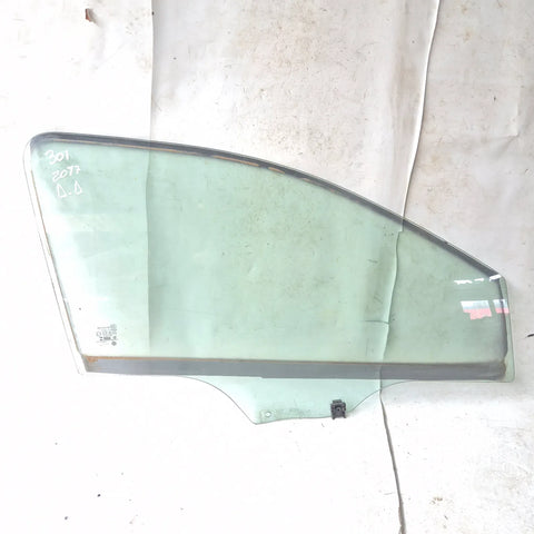 Vidrio puerta DEL-DER Peugeot 301 2017 - 4x2 Bencina Mecánico