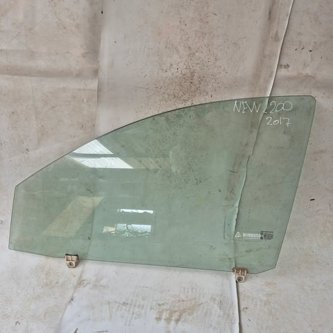 Vidrio puerta DEL-IZQ Mitsubishi L200 2017 - 4x2 Bencina Mecánico