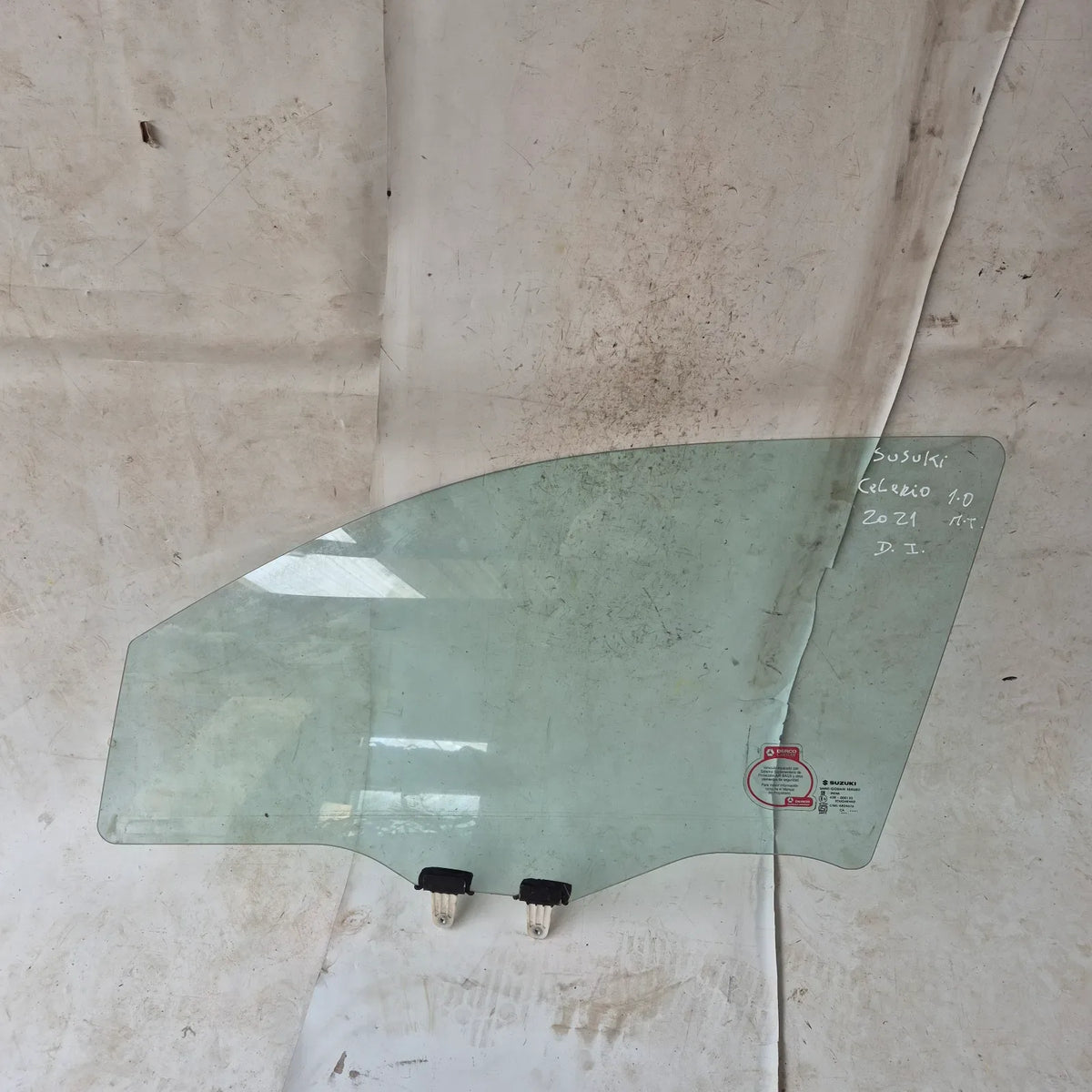 Vidrio puerta DEL-IZQ Suzuki CELERIO 2021 - 1.0 4x2 Bencina Mecánico