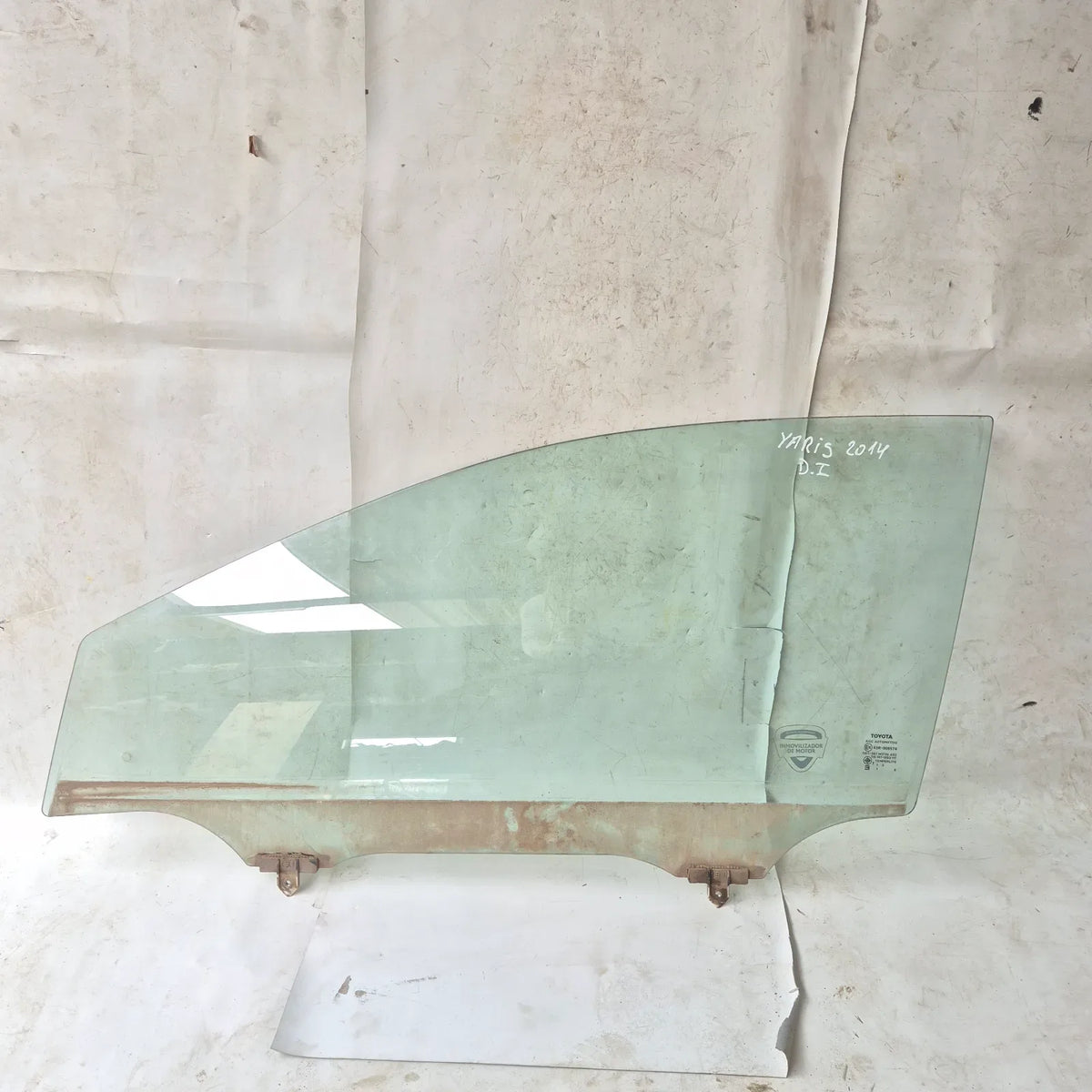 Vidrio puerta DEL-IZQ Toyota Yaris 2014 - 4x2 Bencina Mecánico