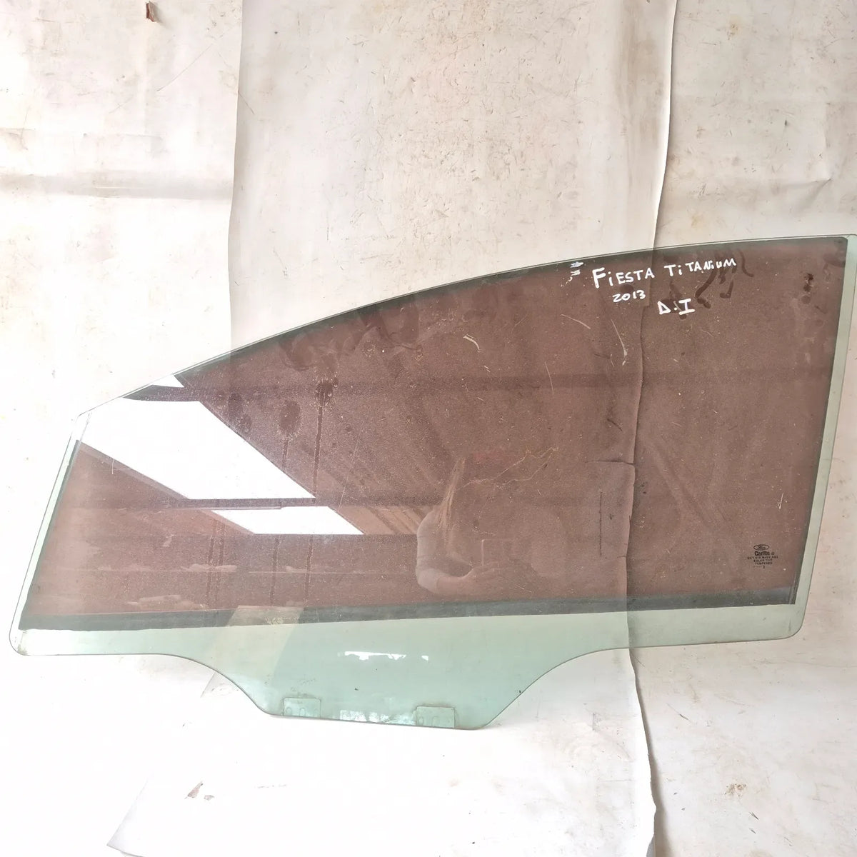 Vidrio puerta DEL-IZQ Ford Fiesta 2013 - 4x2 Bencina Mecánico