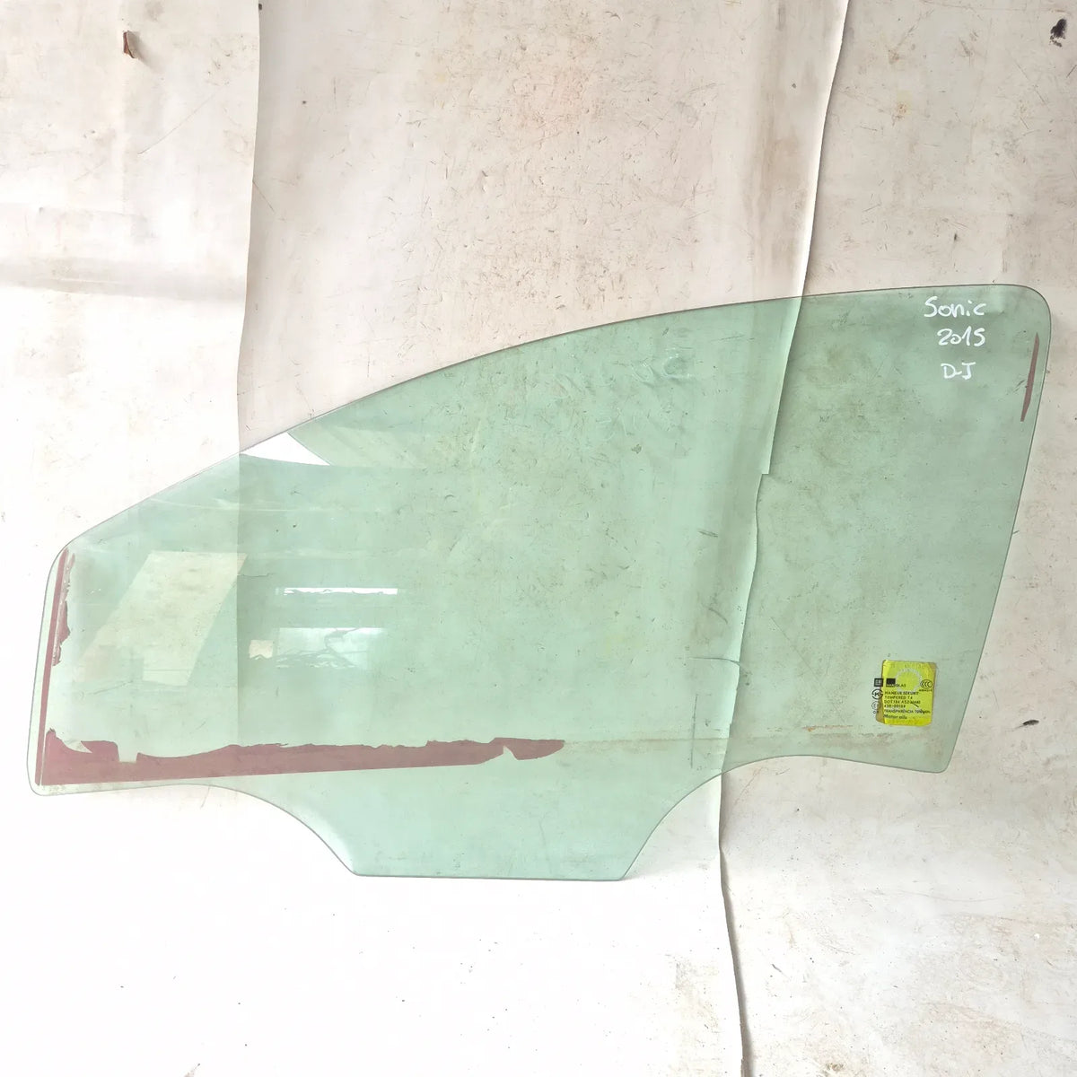 Vidrio puerta DEL-IZQ Chevrolet Sonic 2015 - 4x2 Bencina Mecánico