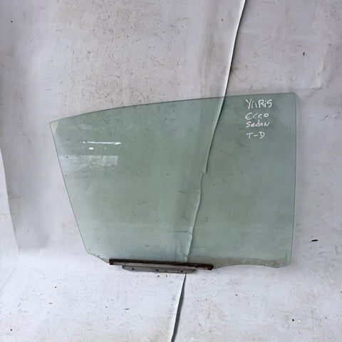 Vidrio puerta TRA-DER Toyota Yaris Ecco 2005 - 4x2 Bencina Mecánico