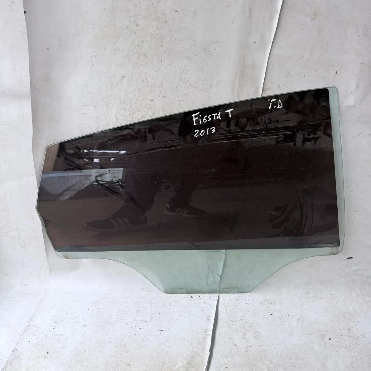 Vidrio puerta TRA-DER Ford Fiesta 2013 - 4x2 Bencina Mecánico