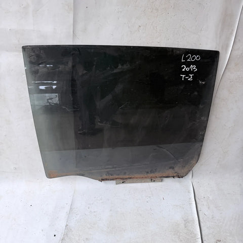 Vidrio puerta TRA-IZQ Mitsubishi L200 2013 - 4x2 Bencina Mecánico
