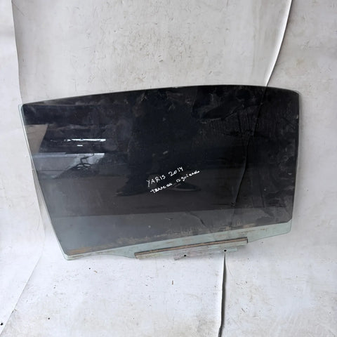 Vidrio puerta TRA-IZQ Toyota Yaris 2014 - 4x2 Bencina Mecánico