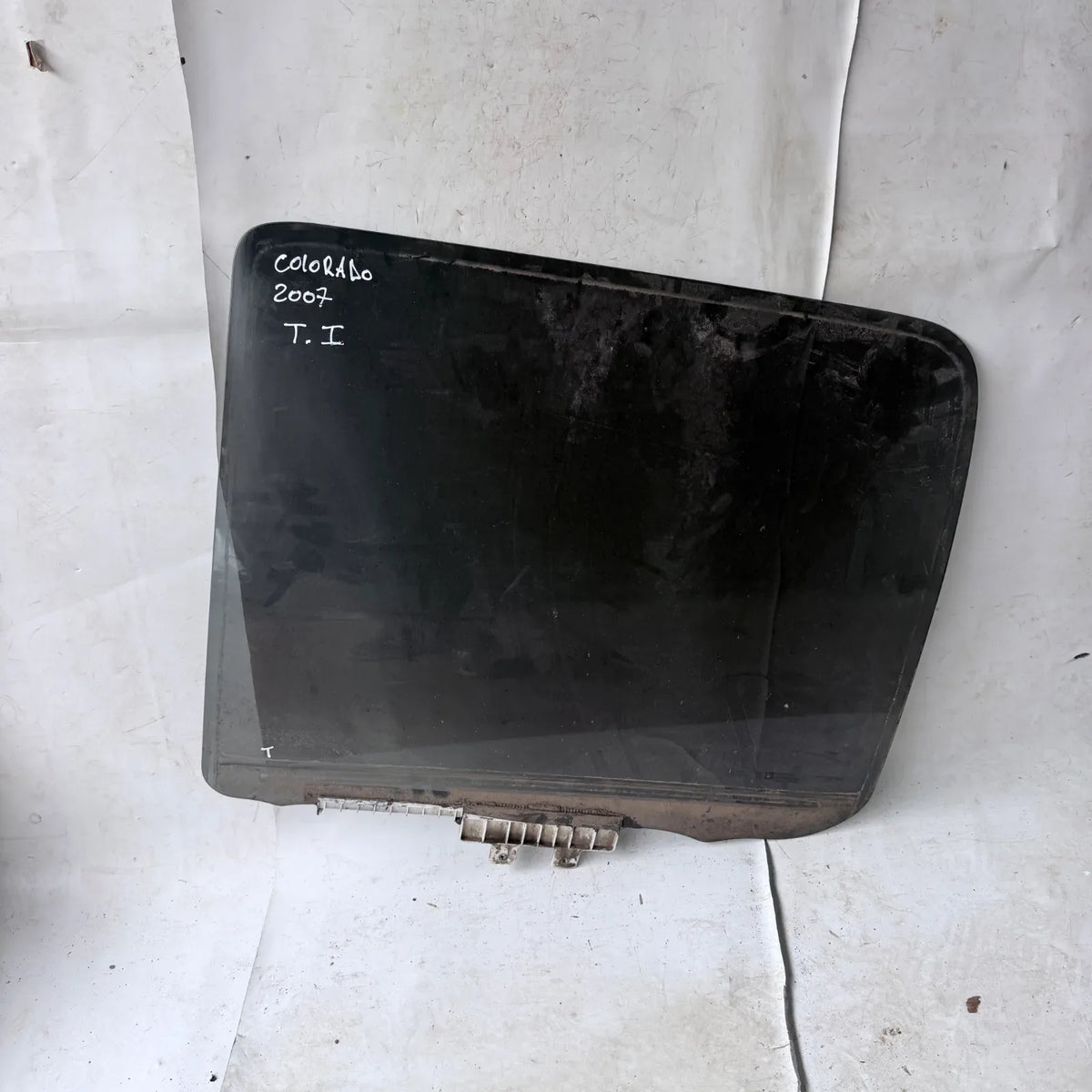 Vidrio puerta TRA-IZQ Chevrolet Colorado 2007 - 4x2 Bencina Mecánico