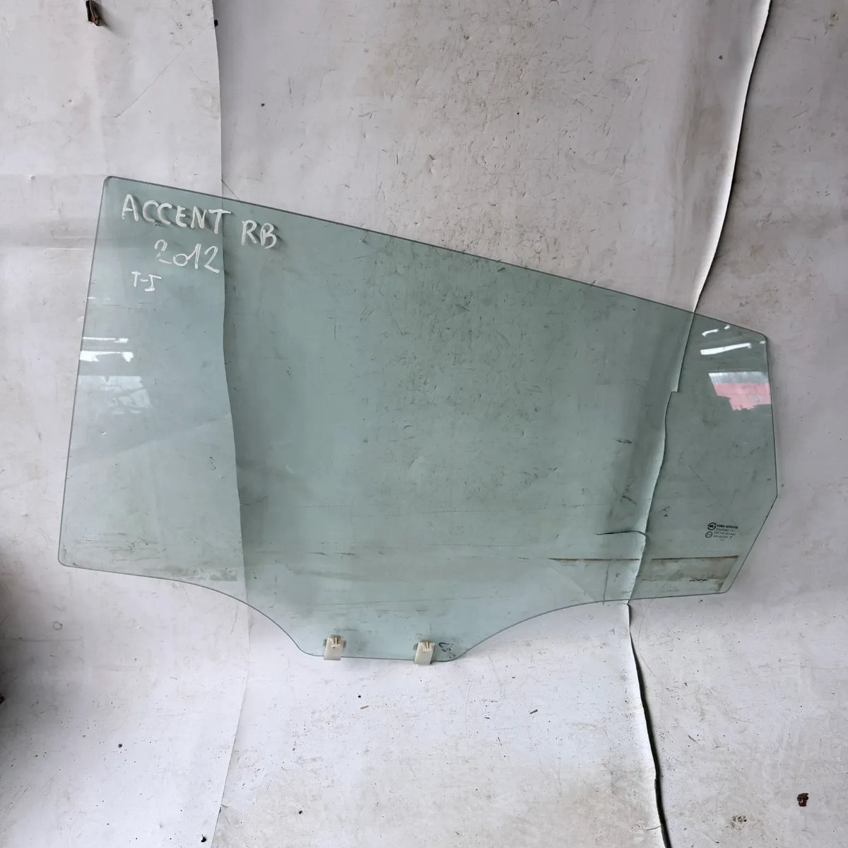 Vidrio puerta TRA-IZQ Hyundai Accent 2012 - 4x2 Bencina Mecánico