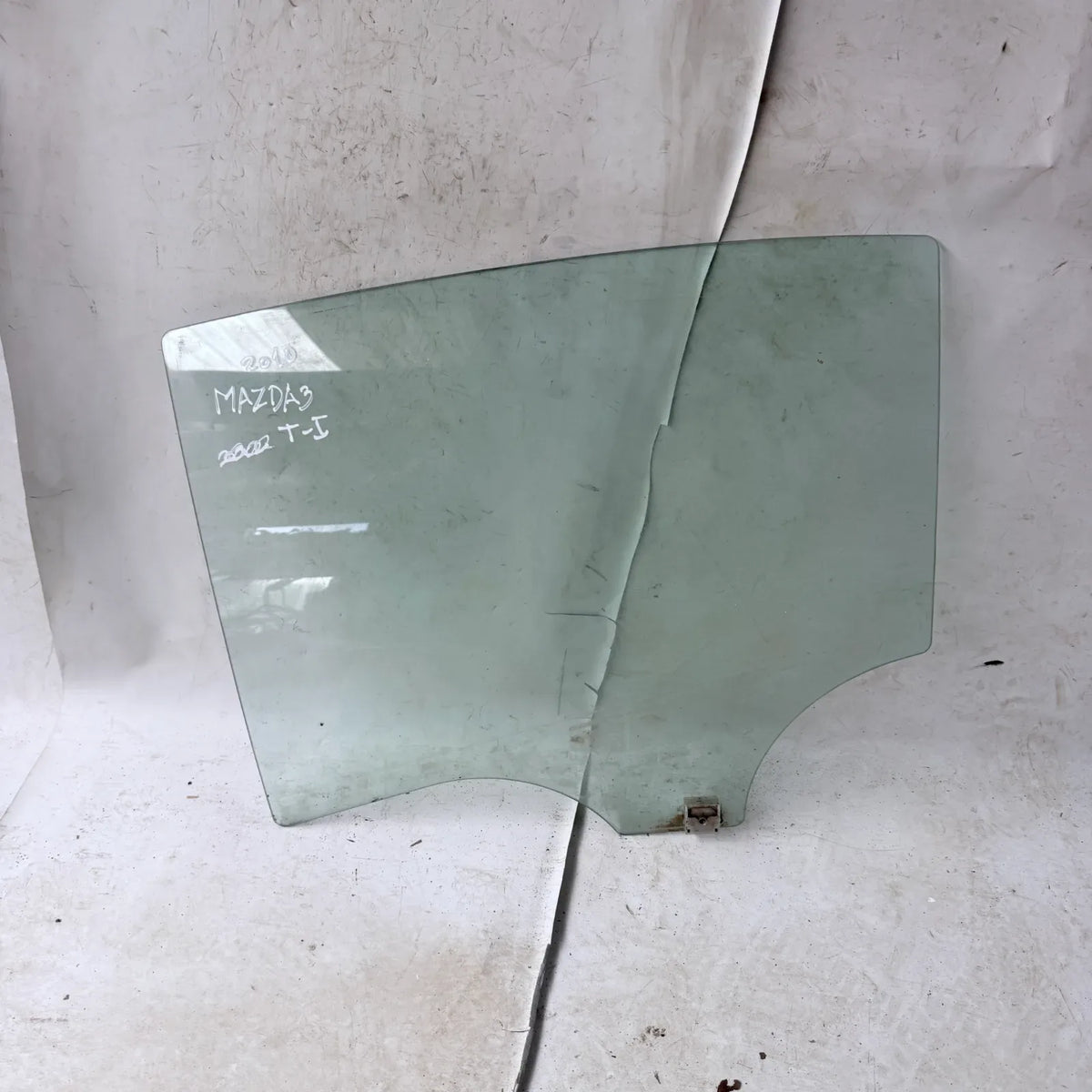 Vidrio puerta TRA-IZQ Mazda 3 2010 - 4x2 Bencina Mecánico