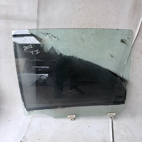 Vidrio puerta TRA-IZQ Nissan Tiida 2012 - 4x2 Bencina Mecánico