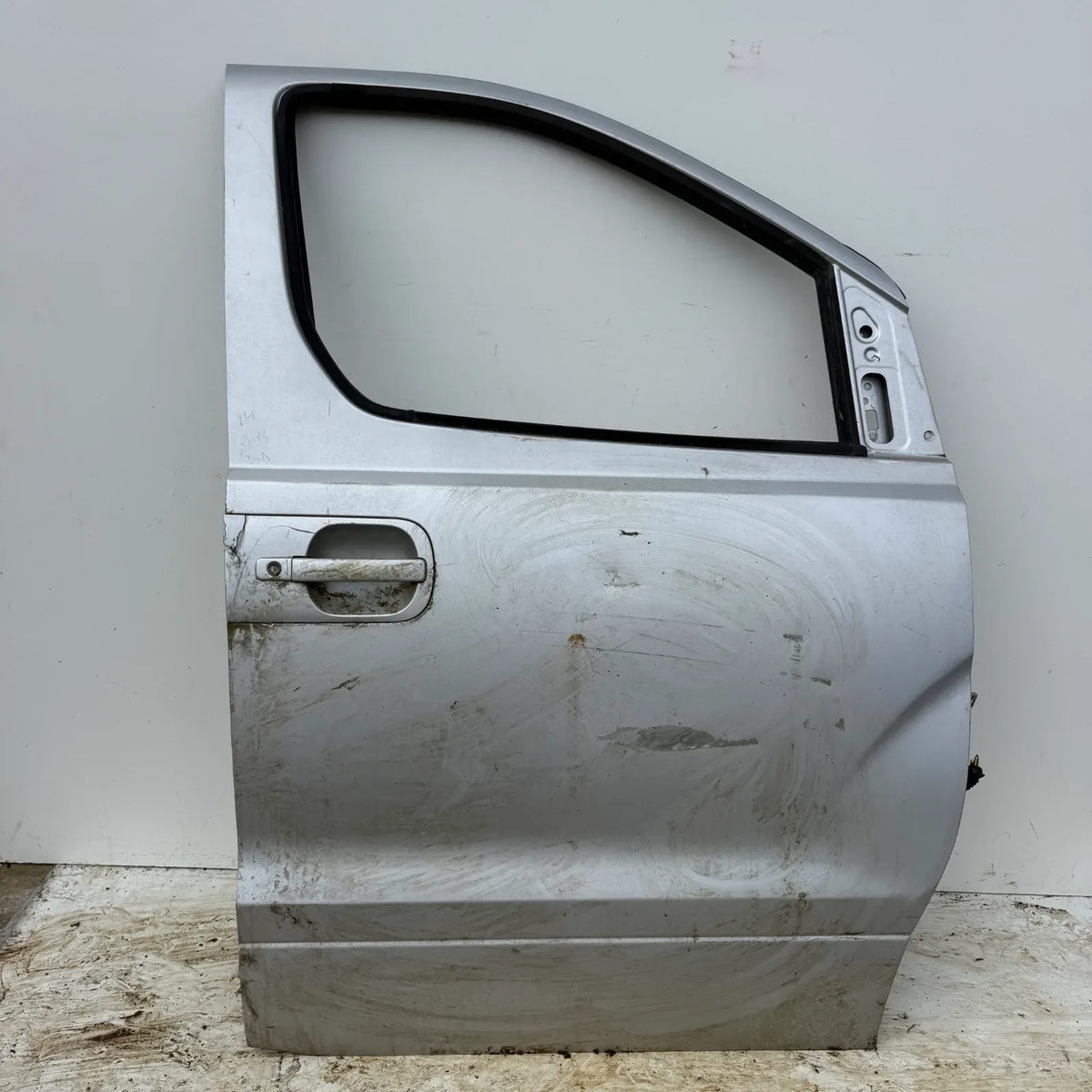Puerta lata DELANTERA DERECHA Hyundai H1 2013 - 4x2 Bencina Mecánico