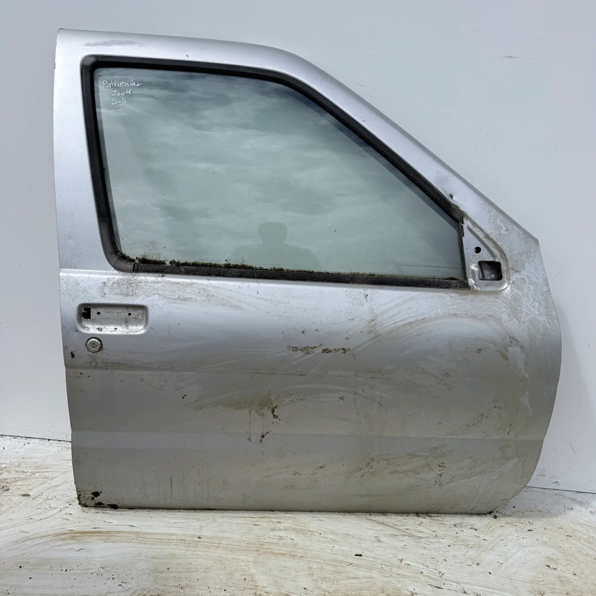Puerta lata DELANTERA DERECHA Nissan Pathfinder 2004 - 4x2 Bencina Mecánico