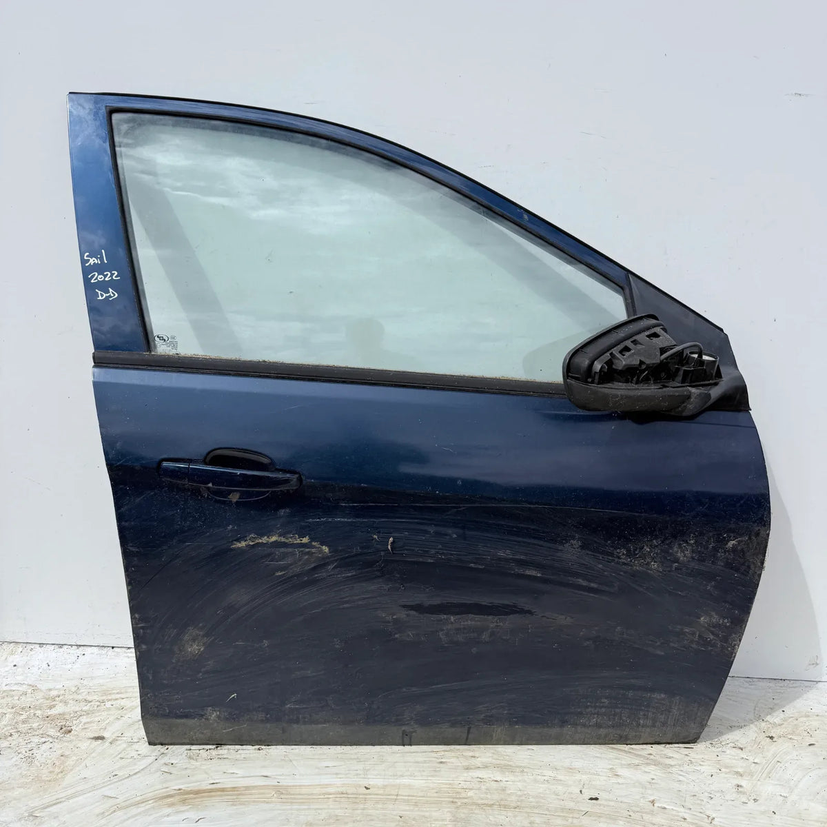 Puerta lata DELANTERA DERECHA Chevrolet sail 2022 - 4x2 Bencina Mecánico