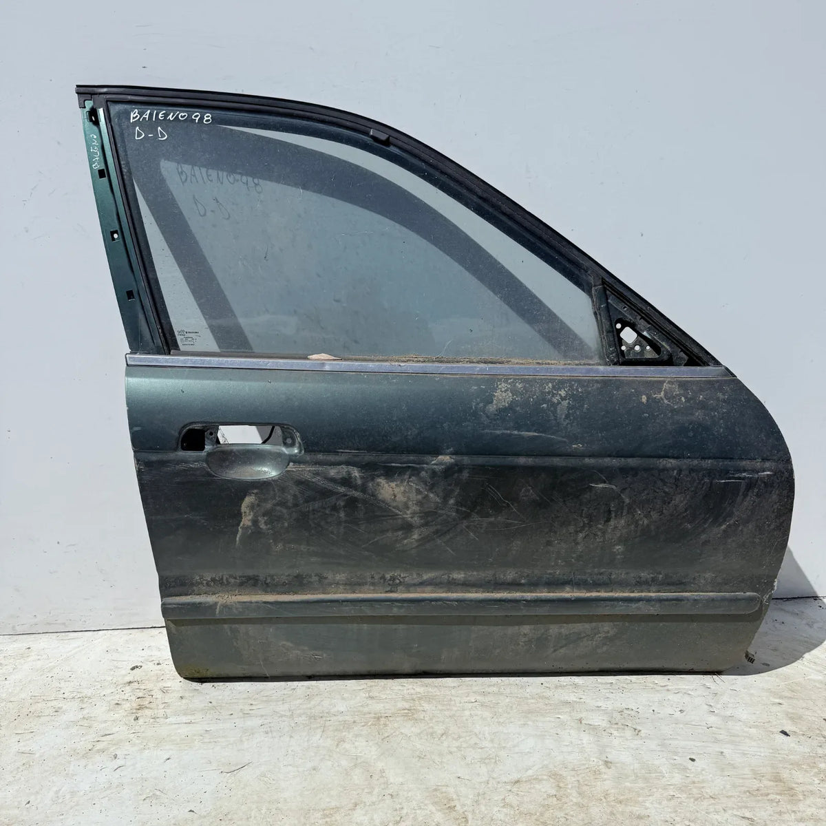 Puerta lata DELANTERA DERECHA Suzuki Baleno 1998 - 4x2 Bencina Mecánico