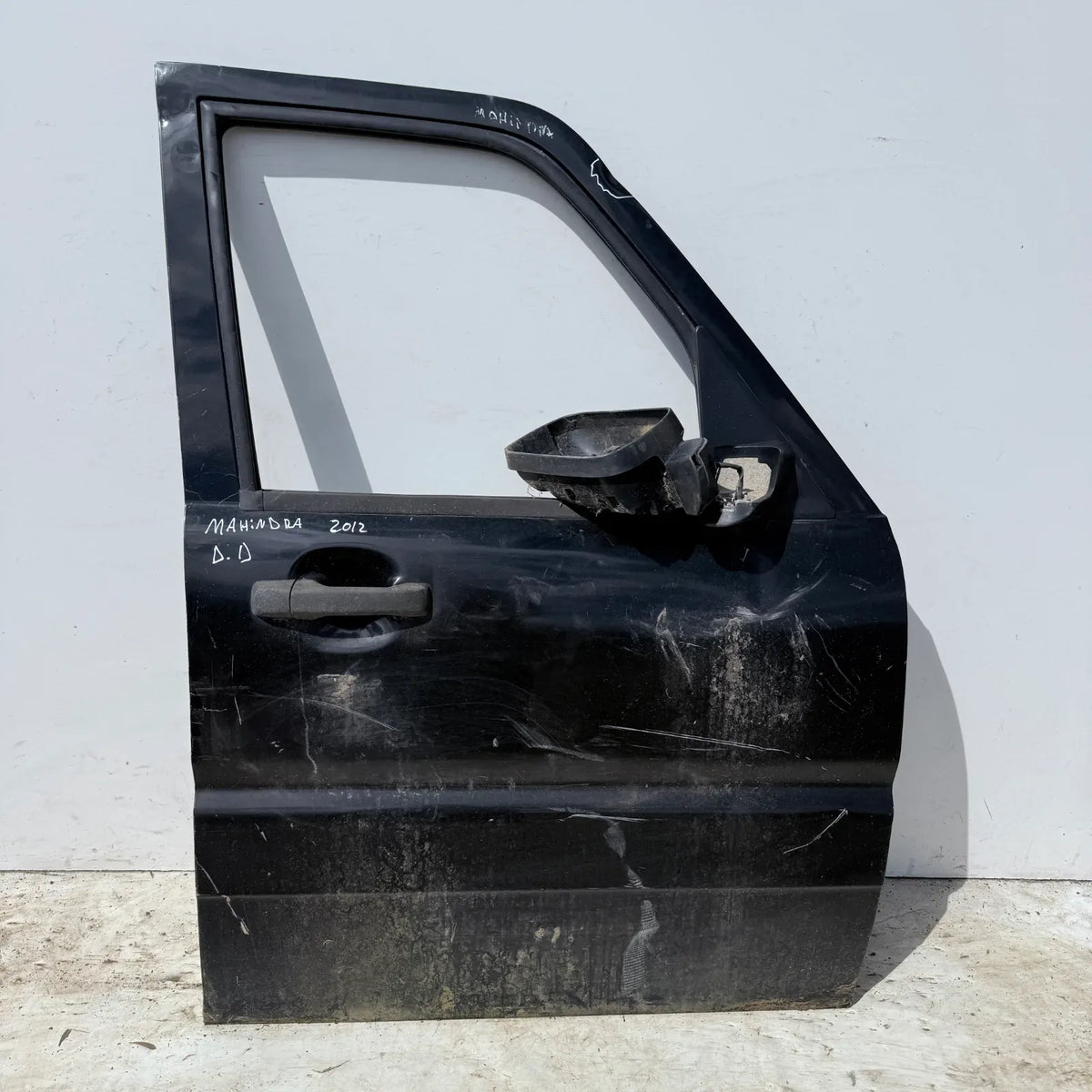 Puerta lata DELANTERA DERECHA Mahindra Pickup 2012 - 4x2 Bencina Mecánico