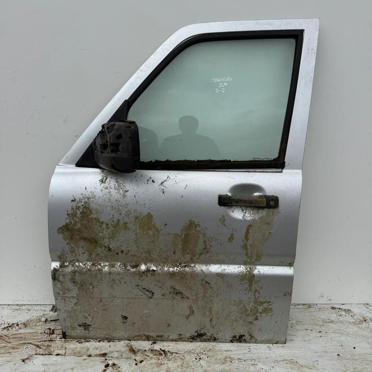 Puerta lata DELANTERA IZQUIERDA Mahindra Pickup 2014 - 4x2 Bencina Mecánico