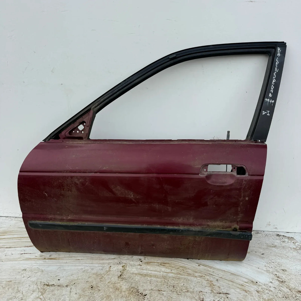 Puerta lata DELANTERA IZQUIERDA Suzuki Baleno 1999 - 4x2 Bencina Mecánico