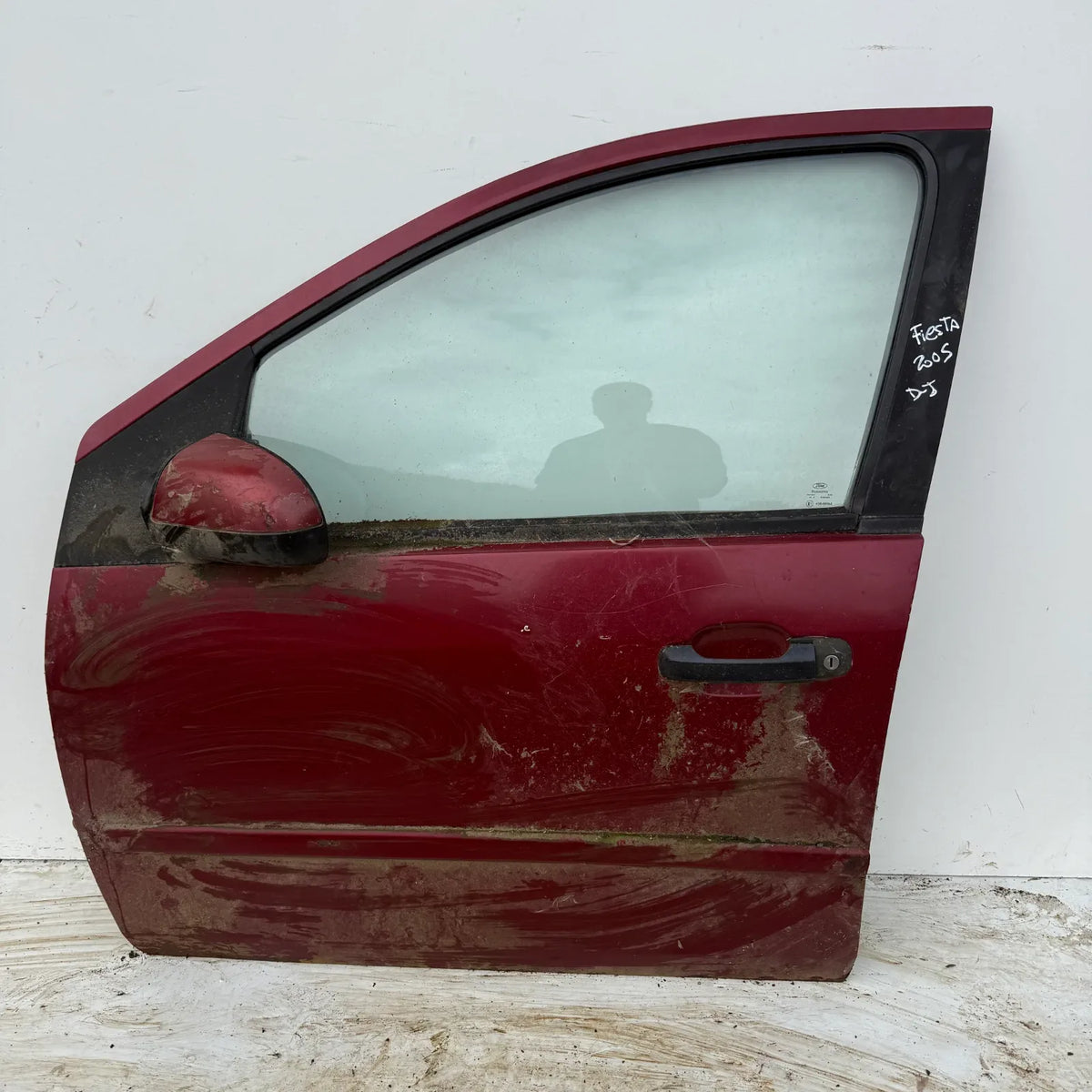 Puerta lata DELANTERA IZQUIERDA Ford Fiesta 2005 - 4x2 Bencina Mecánico