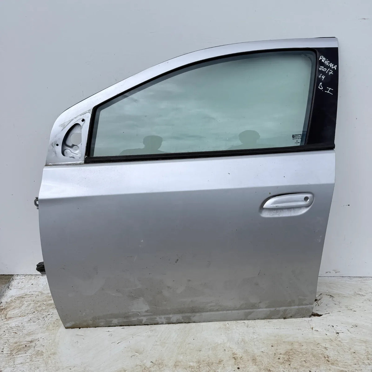 Puerta lata DELANTERA IZQUIERDA Chevrolet PRISMA 2017 - 1.4 4x2 Bencina Mecánico