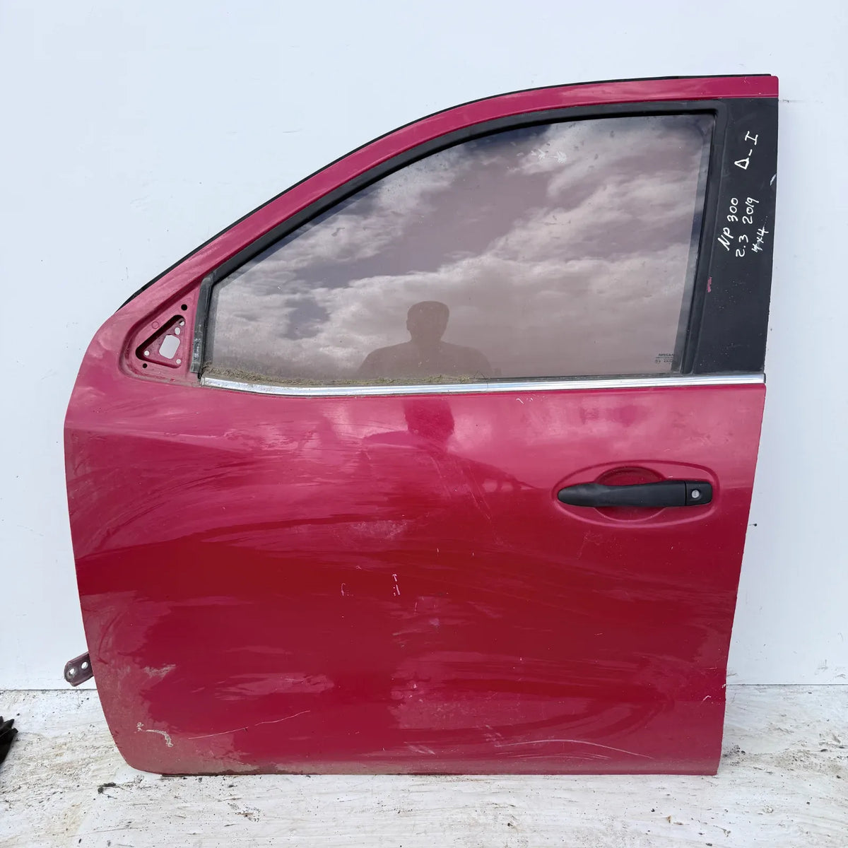 Puerta lata DELANTERA IZQUIERDA Nissan NP300 2019 - 2.3 4x2 Bencina Mecánico