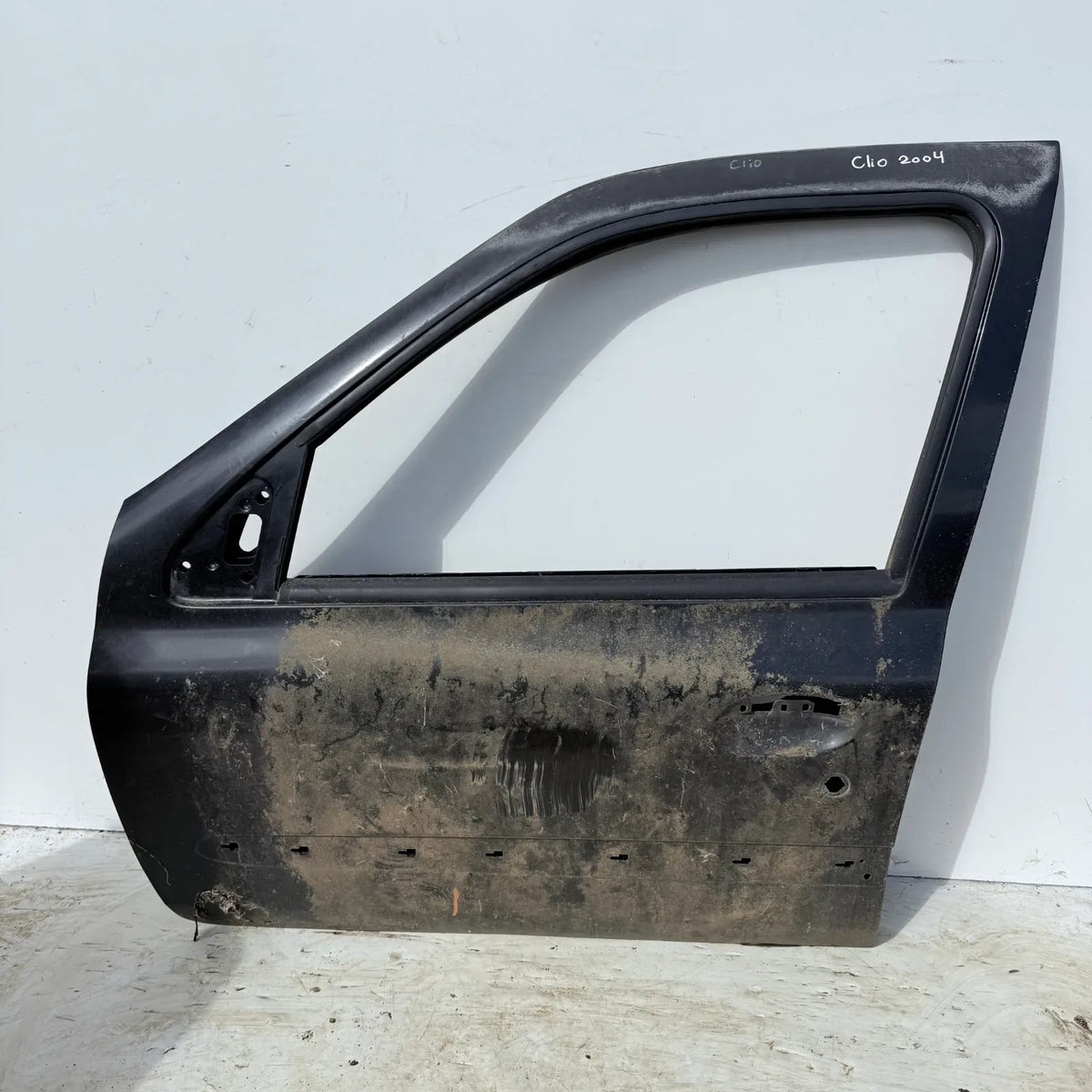 Puerta lata DELANTERA IZQUIERDA Renault Clio 2004 - 4x2 Bencina Mecánico