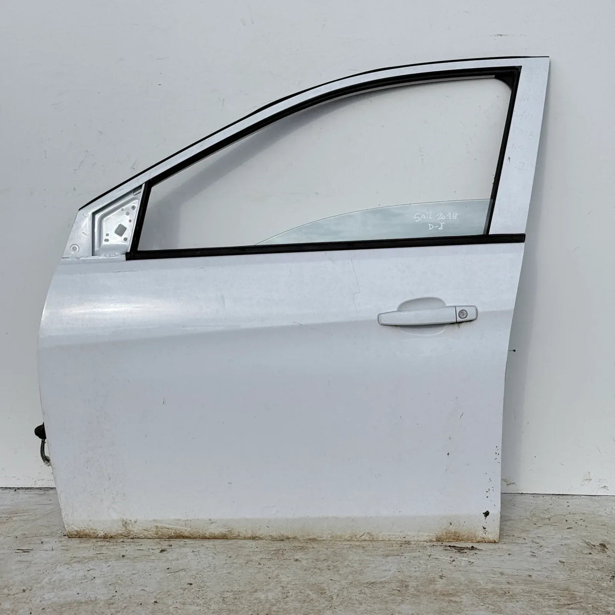 Puerta lata DELANTERA IZQUIERDA Chevrolet sail 2018 - 4x2 Bencina Mecánico