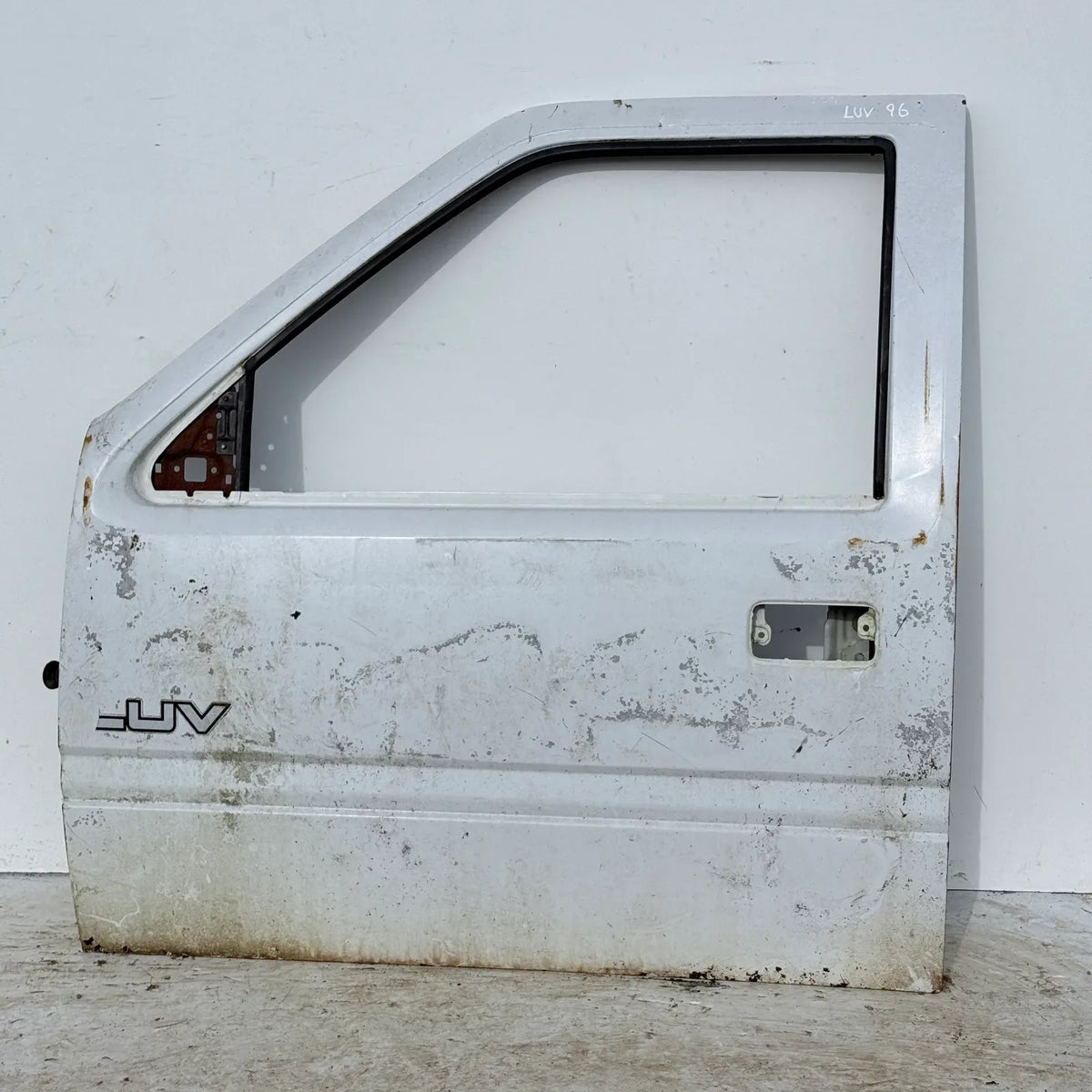 Puerta lata DELANTERA IZQUIERDA Chevrolet Luv 1996 - 4x2 Bencina Mecánico
