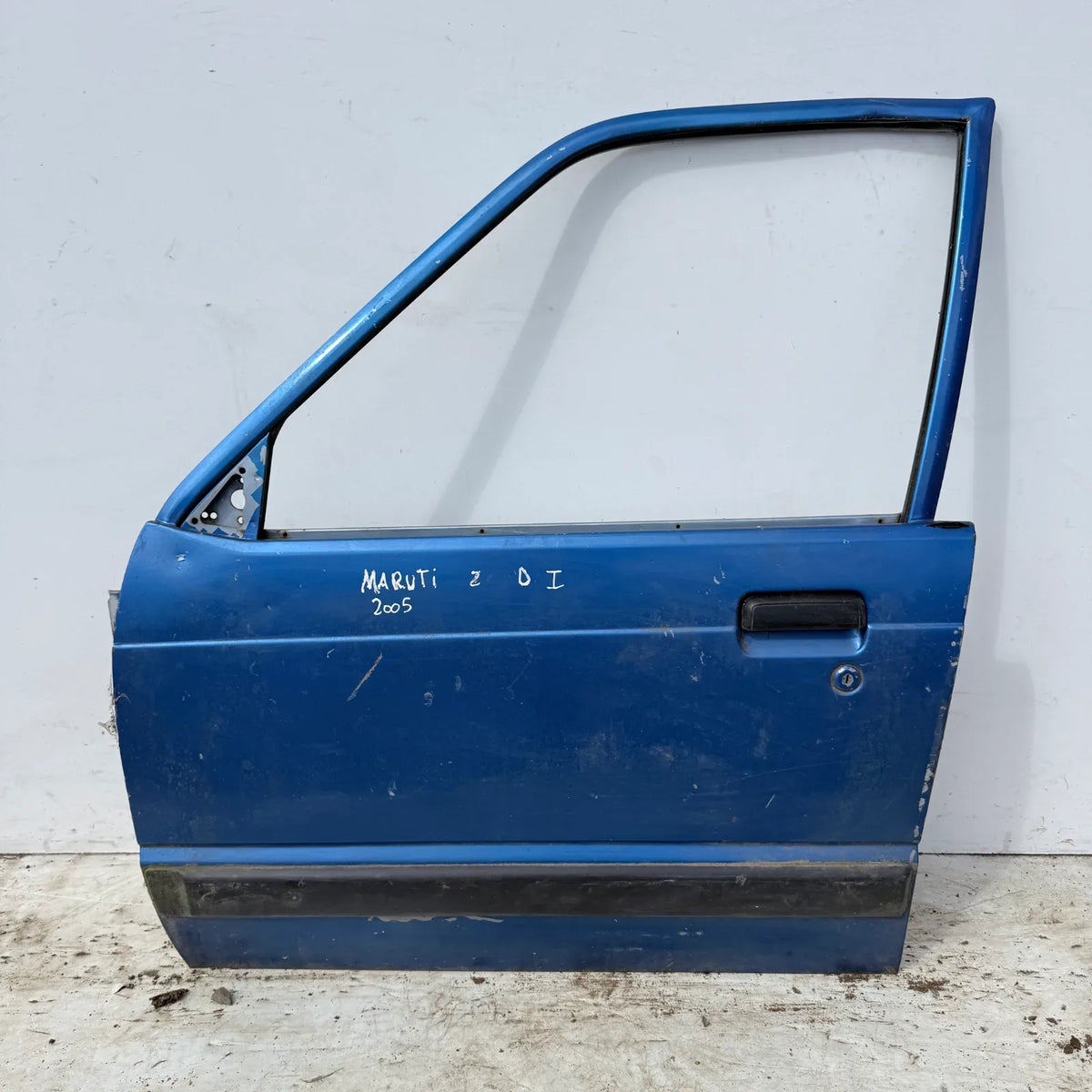 Puerta lata DELANTERA IZQUIERDA Suzuki Maruti 2005 - 4x2 Bencina Mecánico